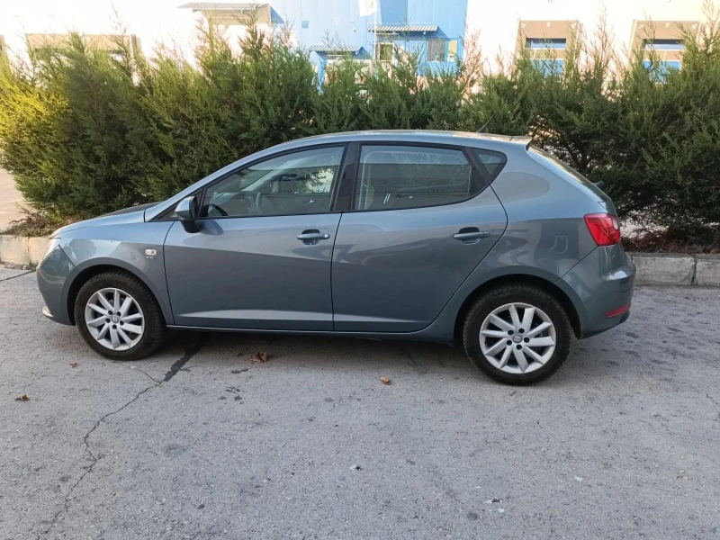 Seat Ibiza, снимка 2 - Автомобили и джипове - 47349185