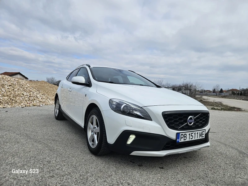 Volvo V40 Cross Country Ocean Race D3 АВТОМАТ КОЖА, снимка 2 - Автомобили и джипове - 49041834