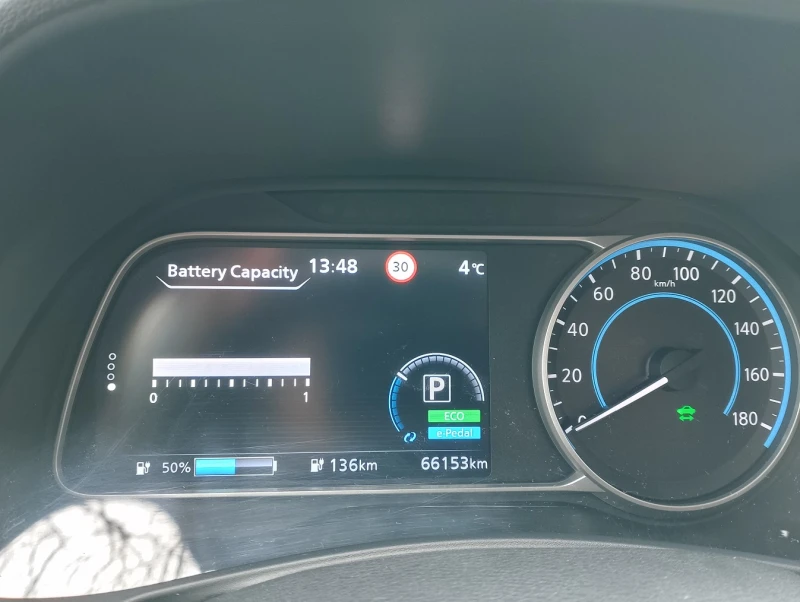 Nissan Leaf  40KW Propilot, Navi, LED, 360view, N CONECTA, снимка 10 - Автомобили и джипове - 49071581