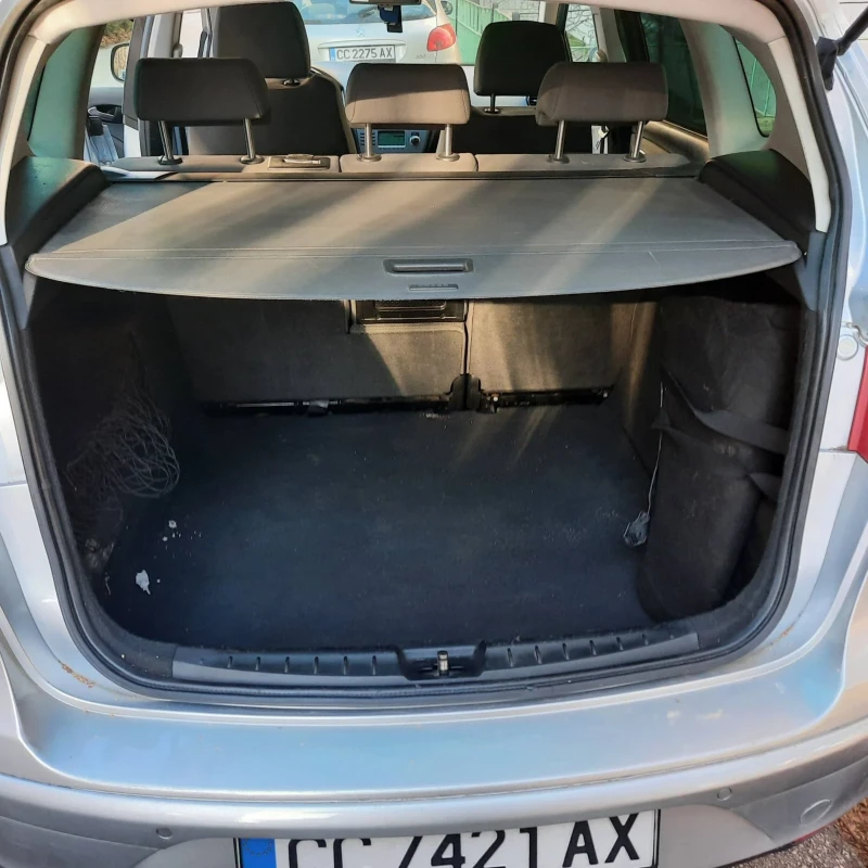 Seat Altea 1.6i XL, снимка 5 - Автомобили и джипове - 49295229