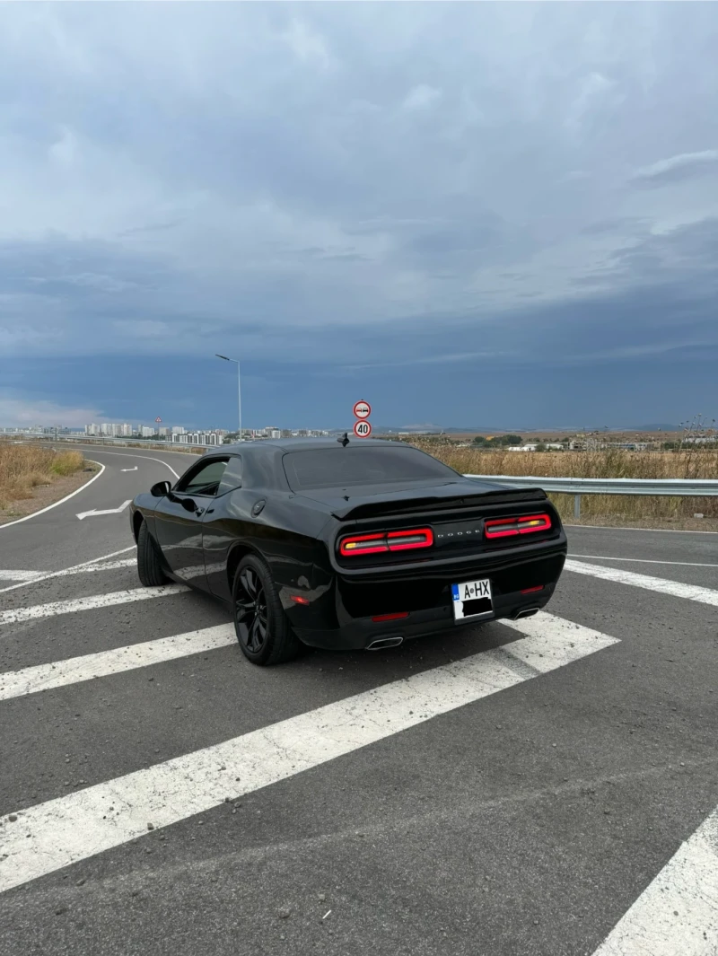 Dodge Challenger, снимка 5 - Автомобили и джипове - 49849978