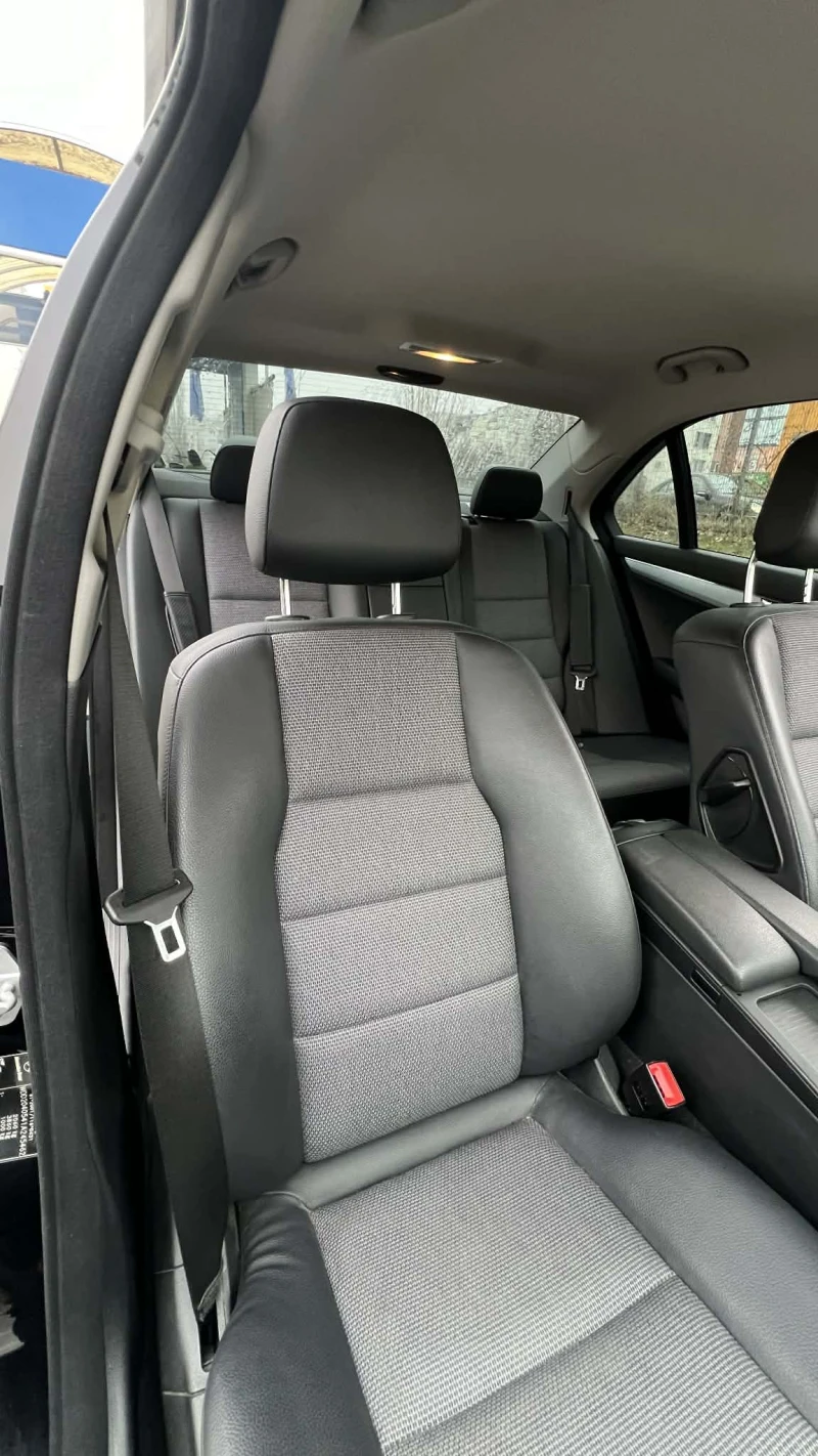 Mercedes-Benz C 280 V6 3.0 Avantgarde, снимка 12 - Автомобили и джипове - 53204851