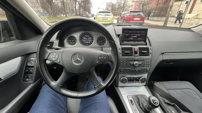 Mercedes-Benz C 280 V6 3.0 Avantgarde, снимка 8 - Автомобили и джипове - 53204851