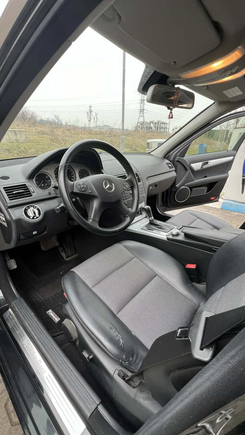 Mercedes-Benz C 280 V6 3.0 Avantgarde, снимка 10 - Автомобили и джипове - 53204851