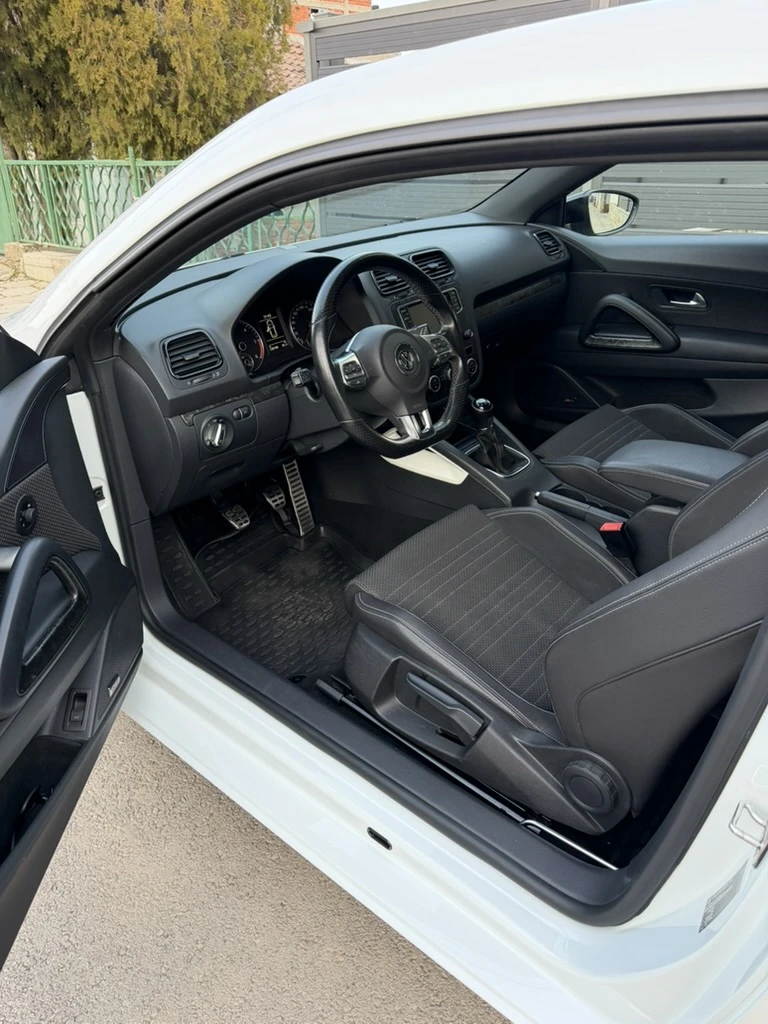 VW Scirocco, снимка 15 - Автомобили и джипове - 54727116