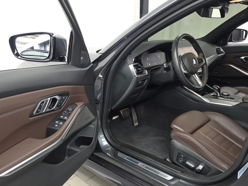 BMW 330 330i M Sport| 258к.с., снимка 10 - Автомобили и джипове - 56169732