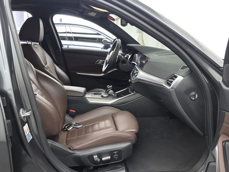 BMW 330 330i M Sport| 258к.с., снимка 11 - Автомобили и джипове - 56169732