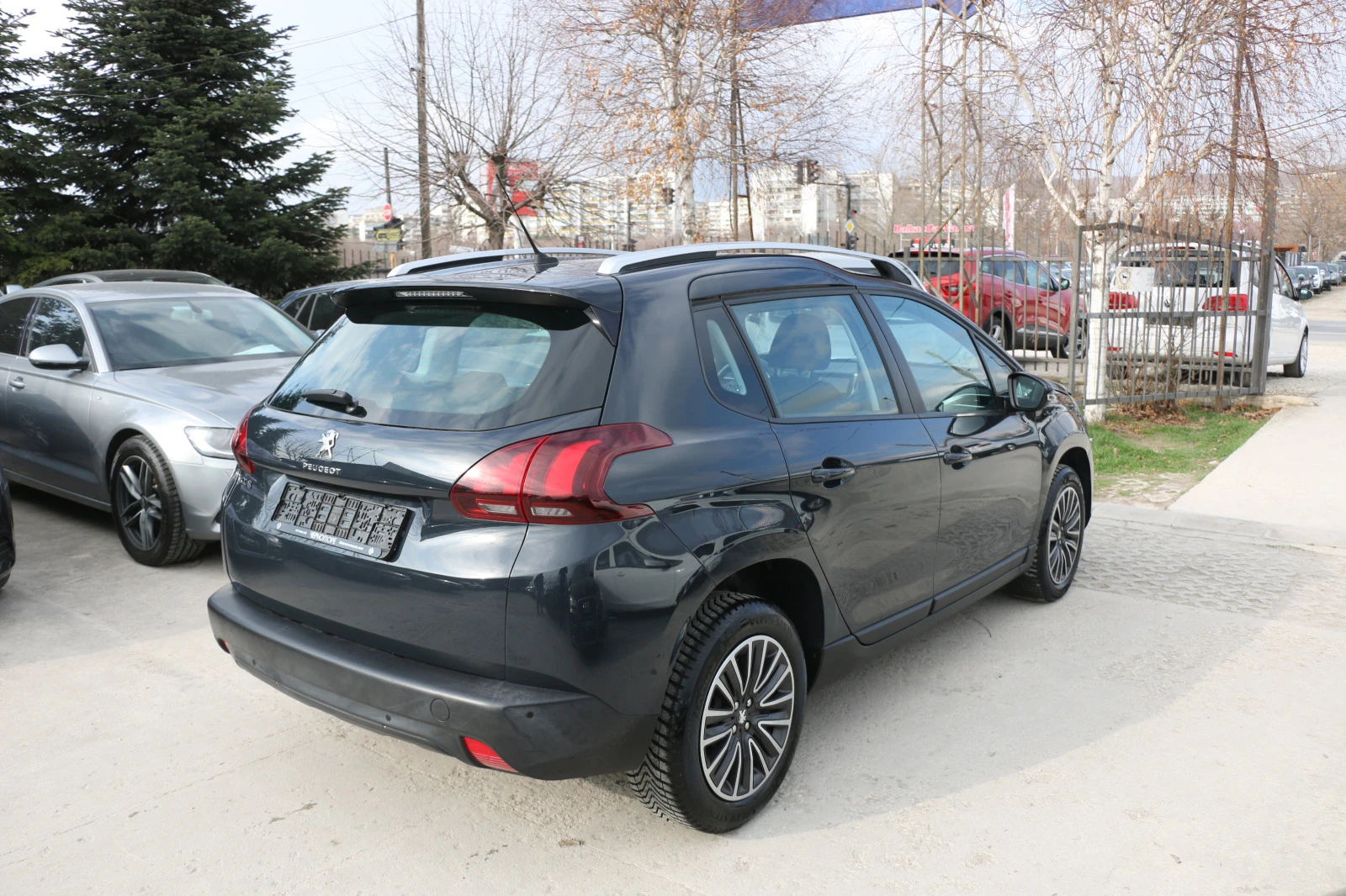 Peugeot 2008 1.2 e-THP Allure AT6 - изображение 5