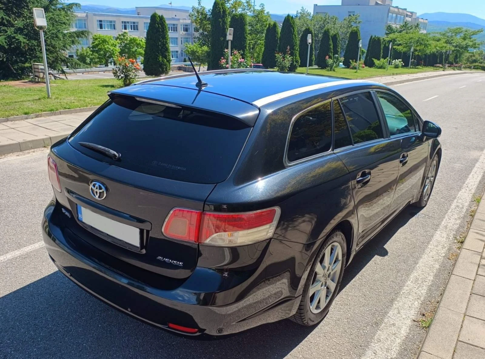 Toyota Avensis  - изображение 3