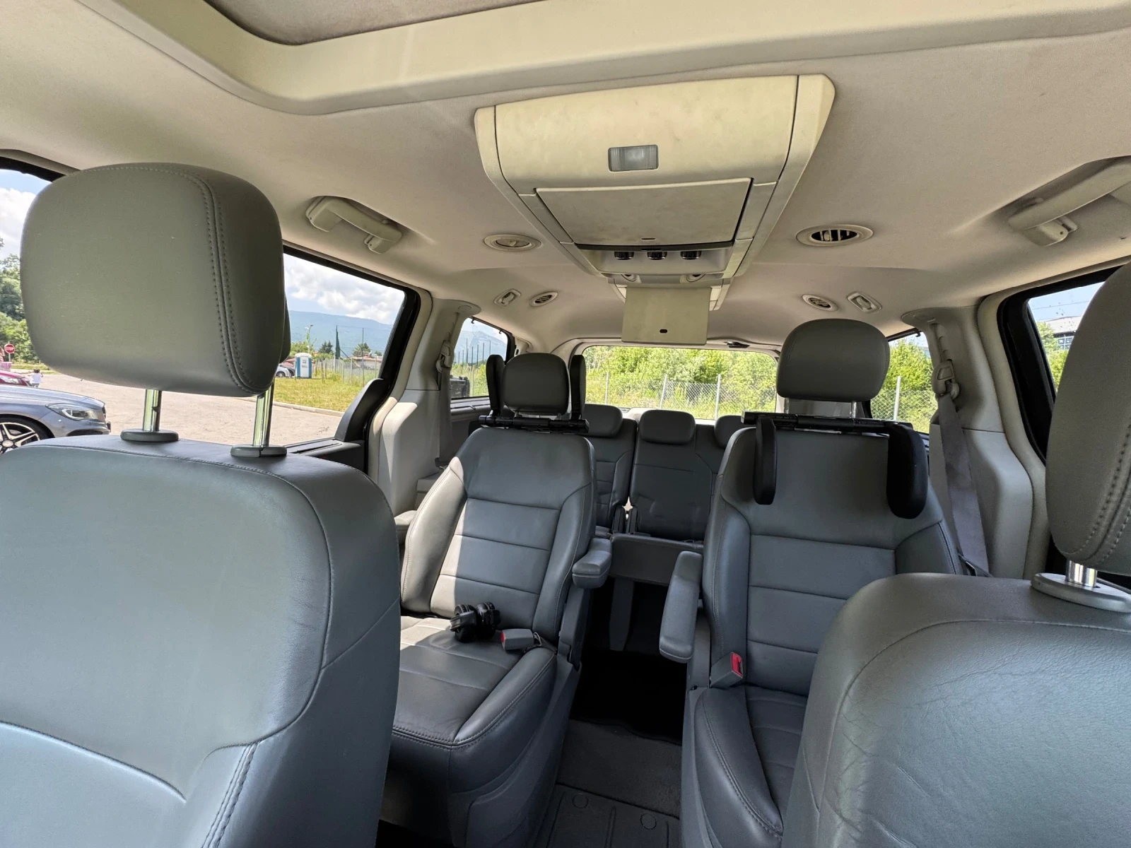 Chrysler Town and Country VW Routan SEL - изображение 8