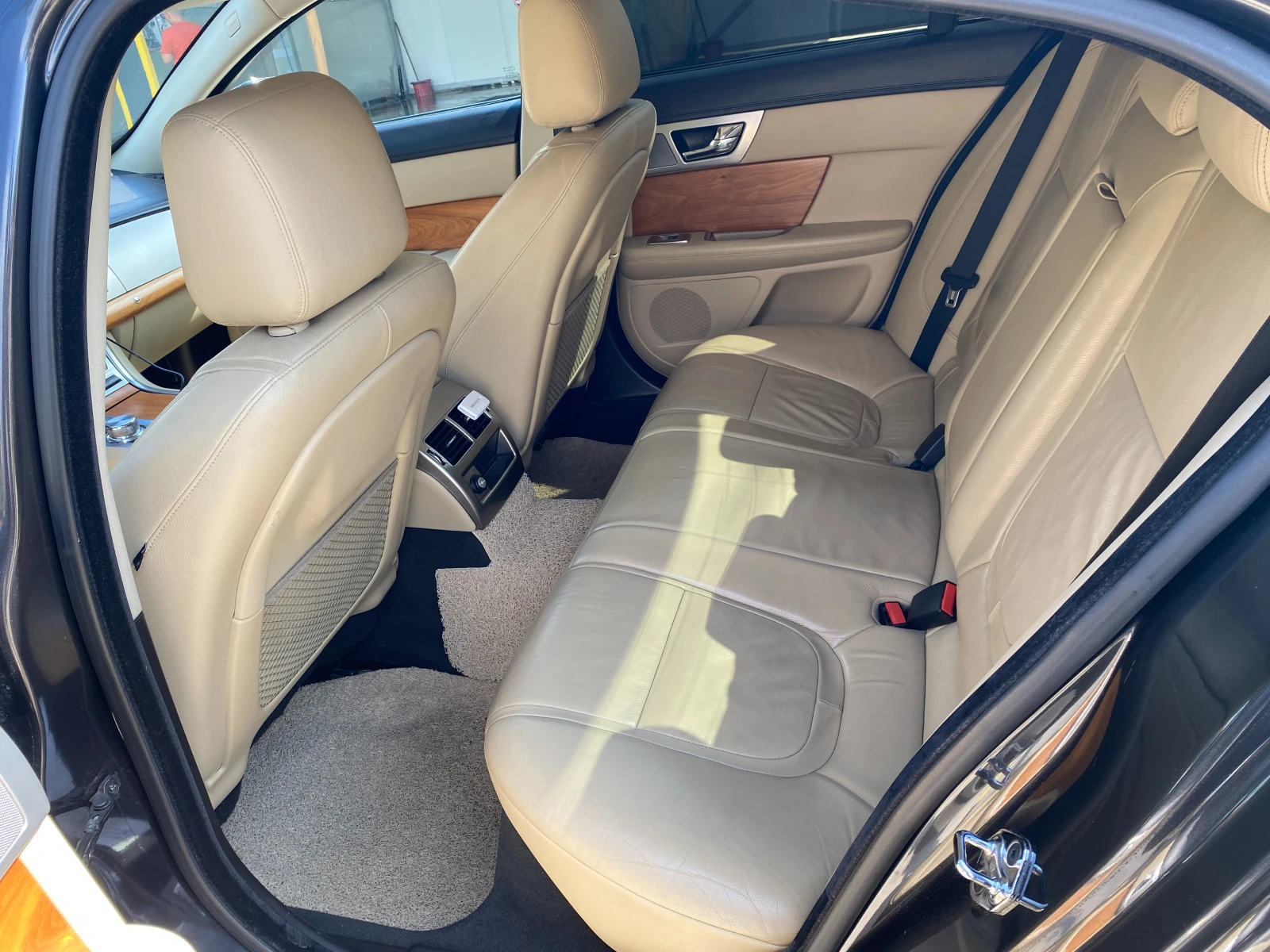 Jaguar Xf 2.2 LUXURY - изображение 7