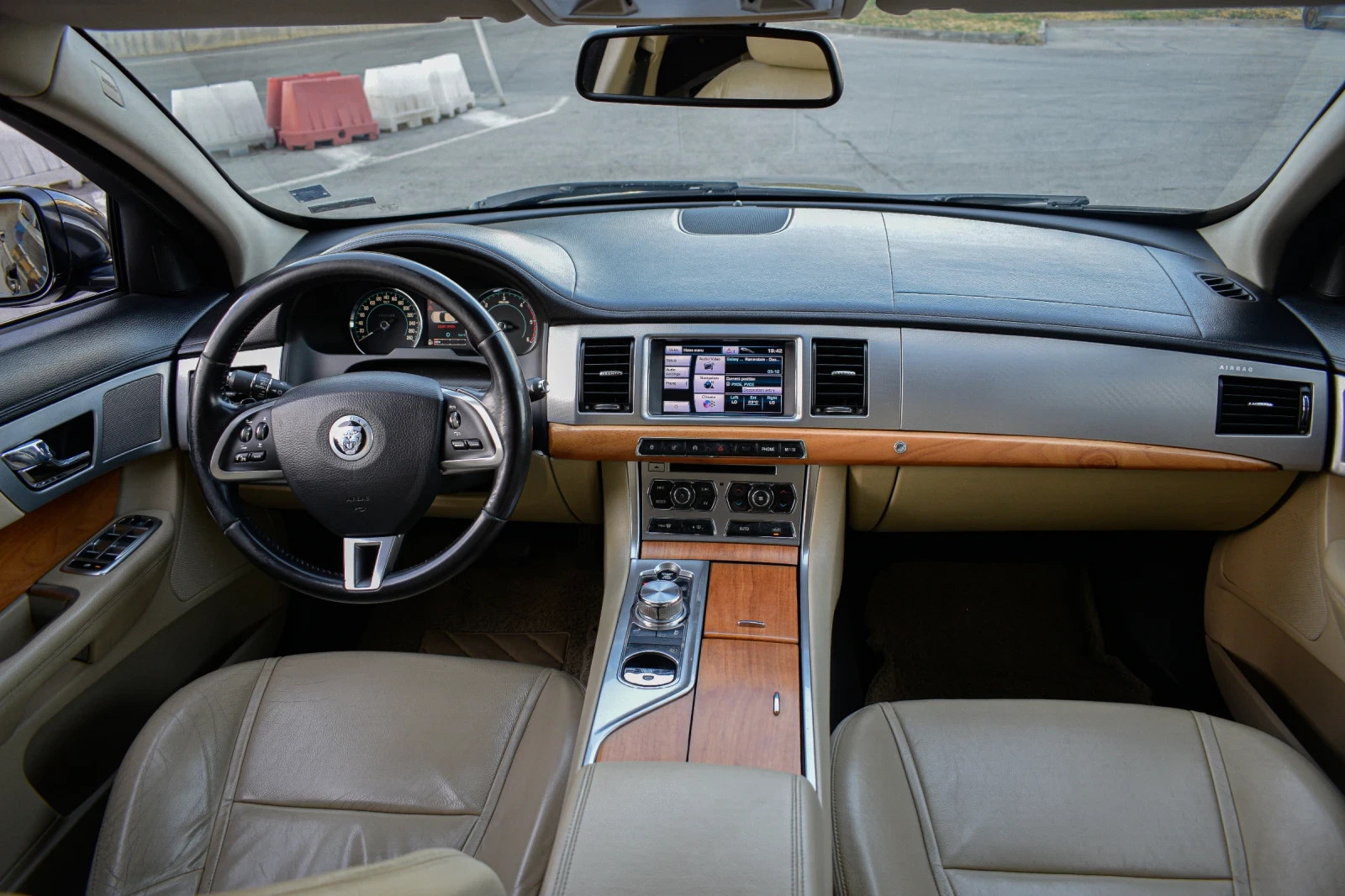 Jaguar Xf 2.2 LUXURY - изображение 9