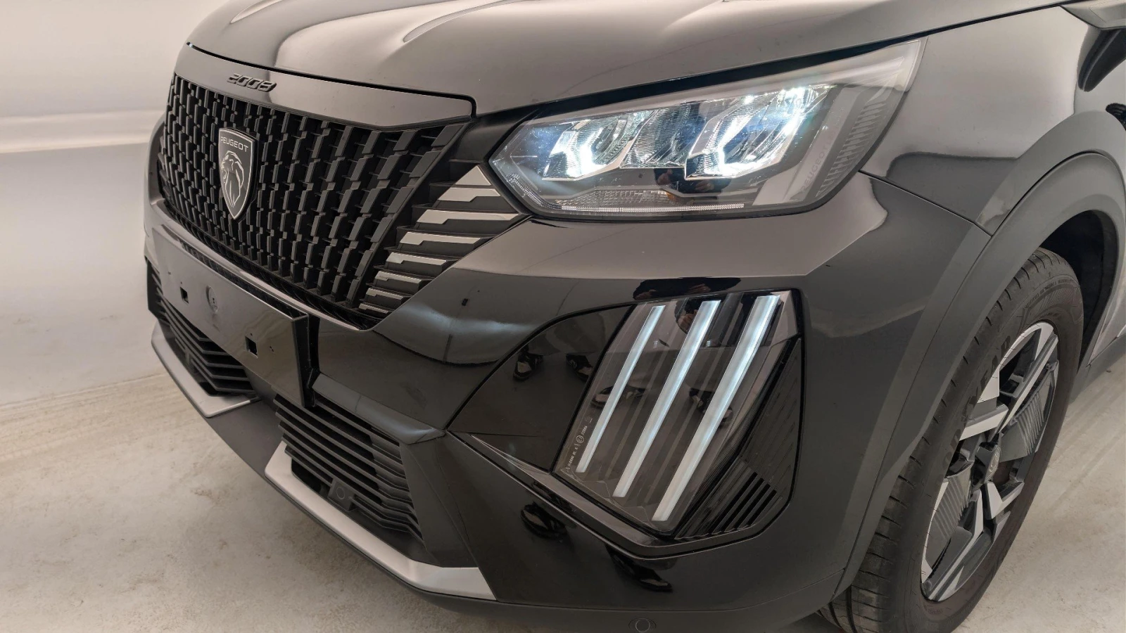 Peugeot 2008 1.2 Allure - Petrol - Manual - 102 hp - 19.940 km, снимка 9 - Автомобили и джипове - 53907732