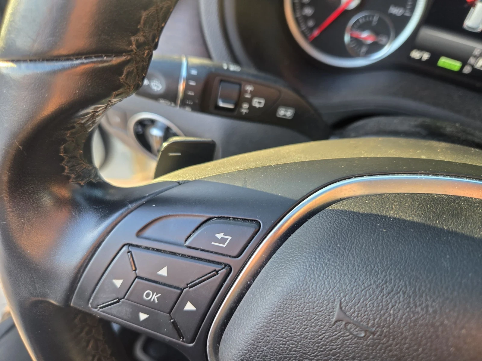 Mercedes-Benz B 250 B250e отличен НЕ напудрен!, снимка 12 - Автомобили и джипове - 54007692