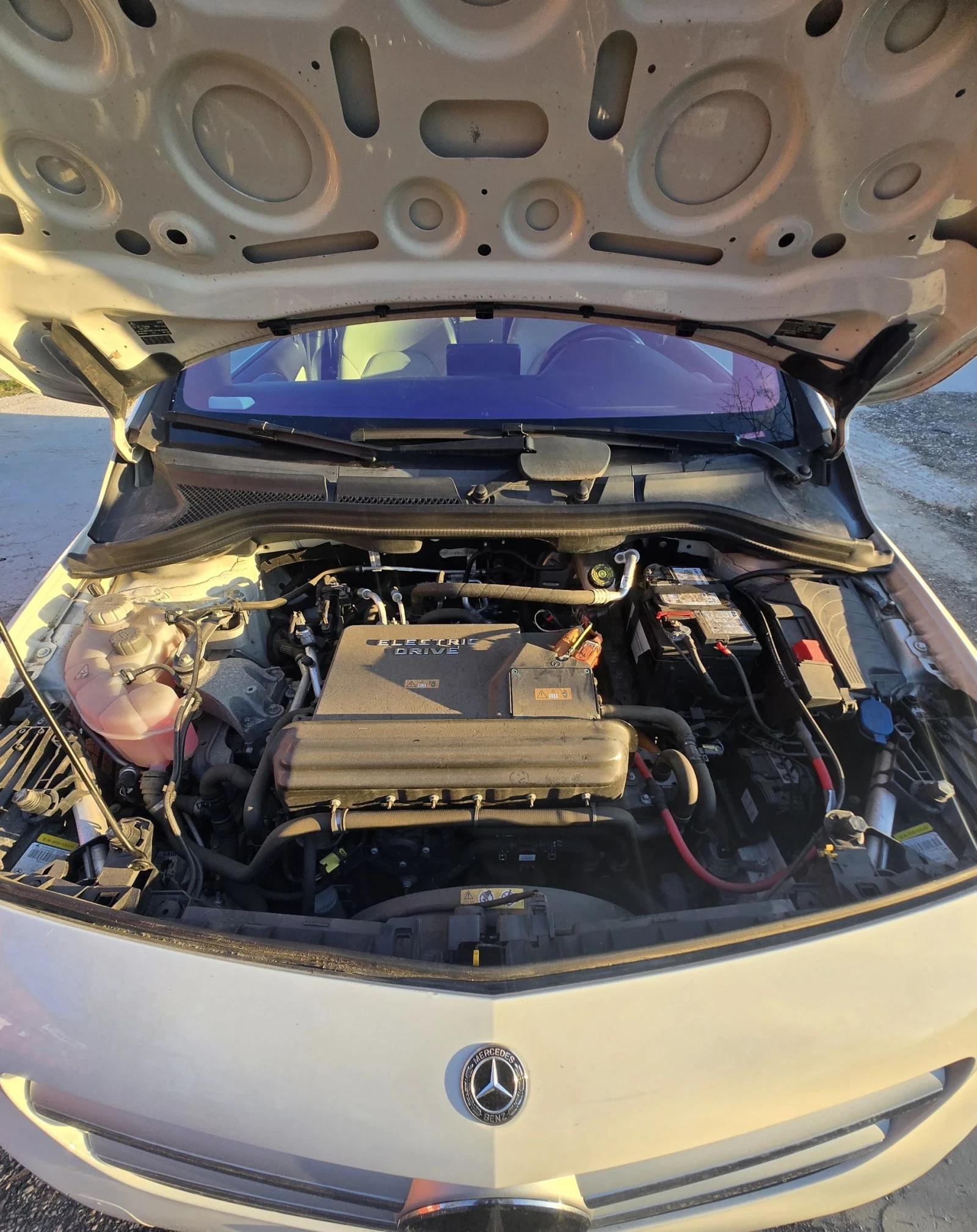 Mercedes-Benz B 250 B250e отличен НЕ напудрен!, снимка 16 - Автомобили и джипове - 54007692