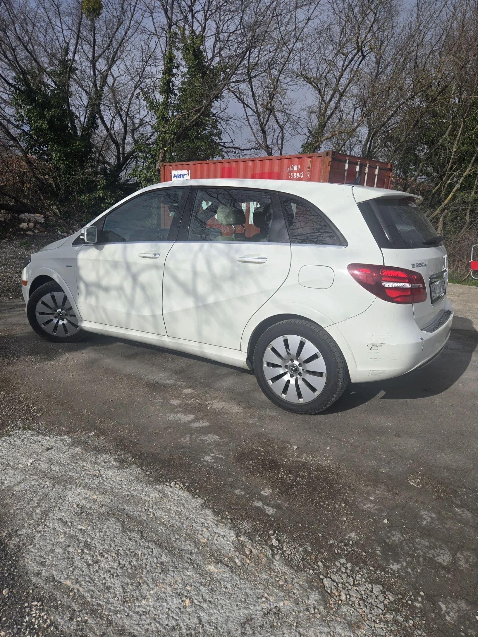 Mercedes-Benz B 250 B250e отличен НЕ напудрен!, снимка 7 - Автомобили и джипове - 54007692