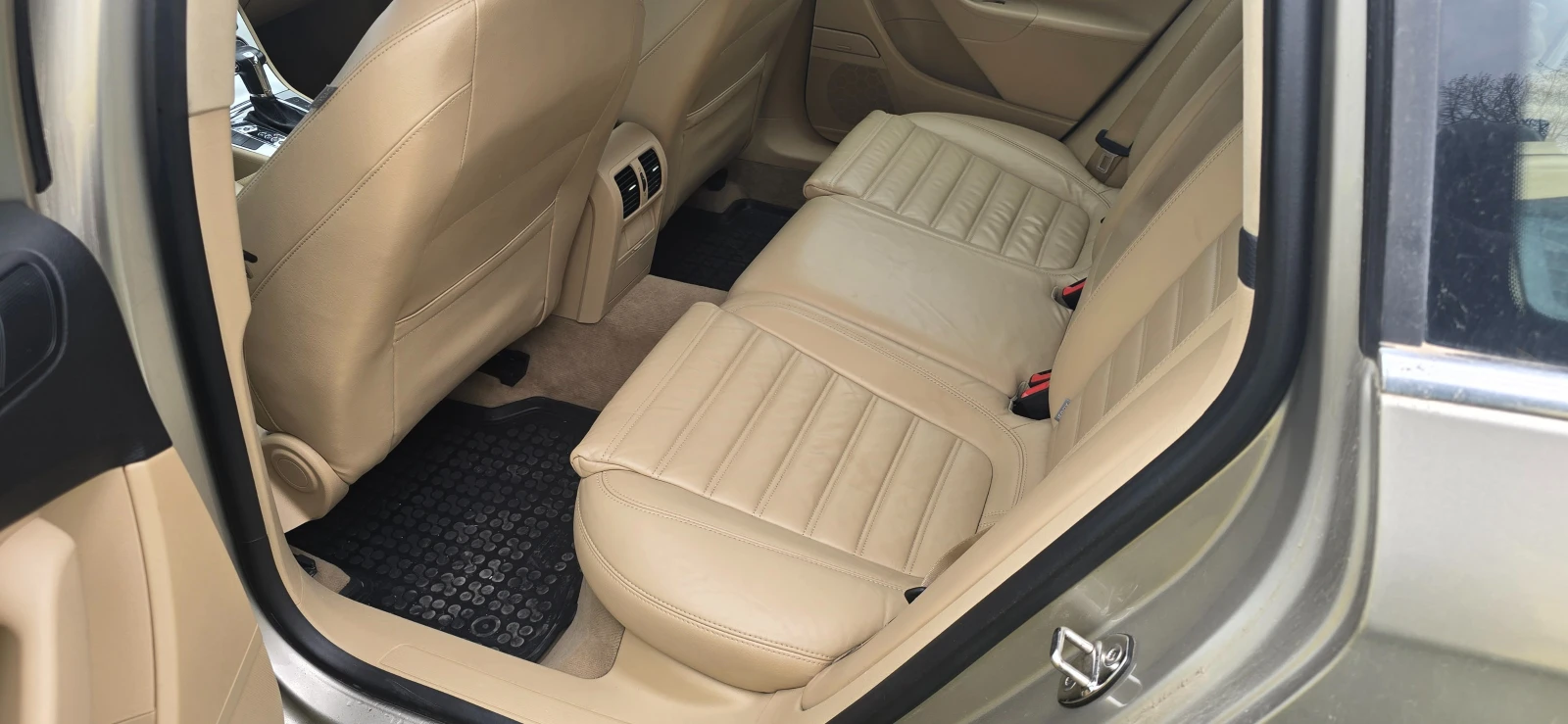 VW Passat 3.2TSI 4×4  автомат, снимка 6 - Автомобили и джипове - 54218021