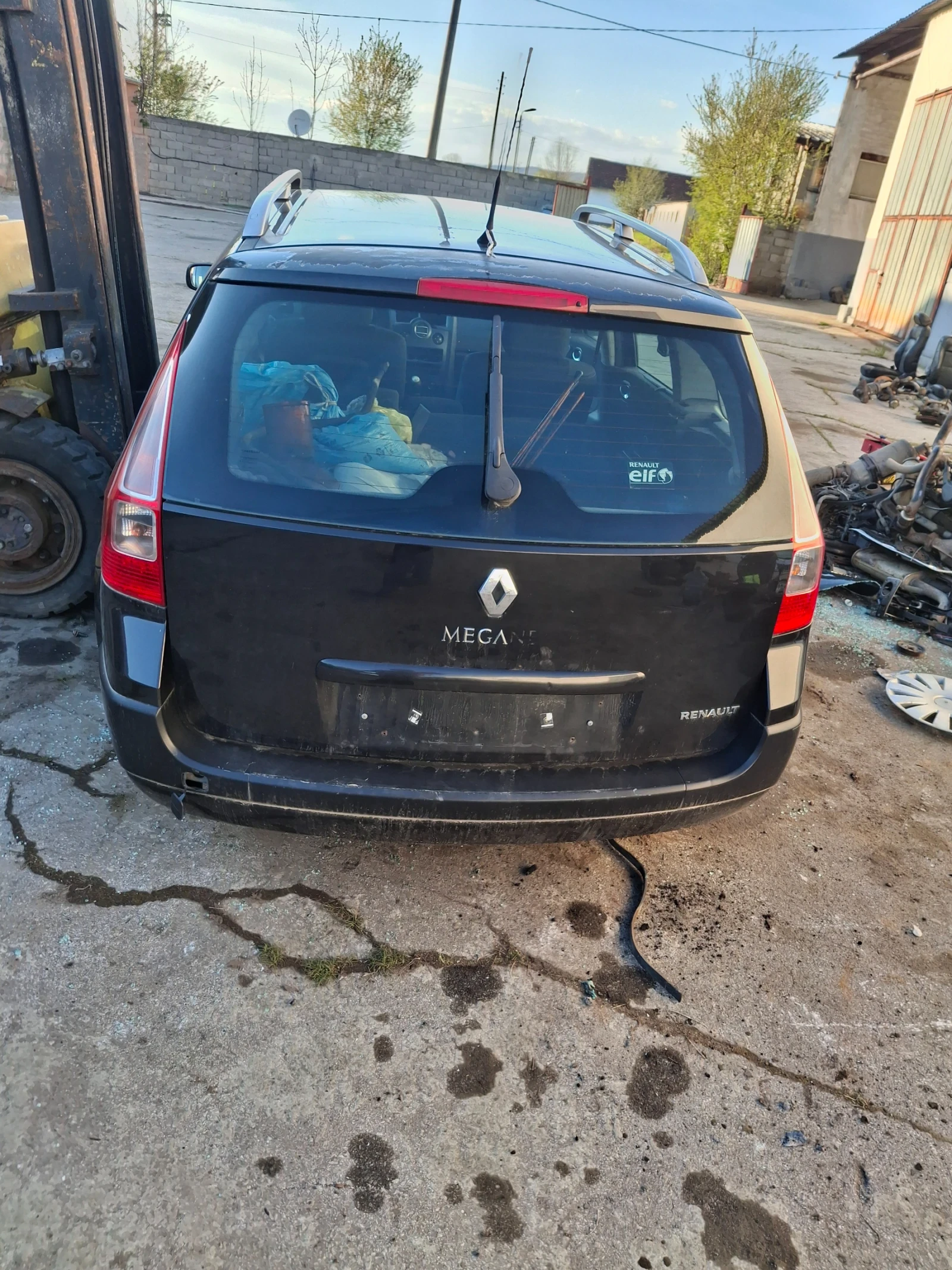 Renault Megane 1.5 дци, снимка 4 - Автомобили и джипове - 54318379