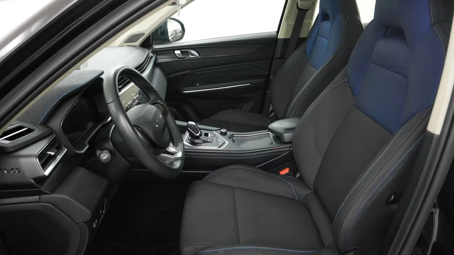 LynkCo 01 HEV/197HP/PANO/MEMO/360/KLESS/CPLAY/342q, снимка 7 - Автомобили и джипове - 54687389