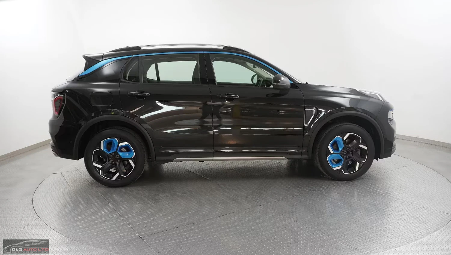 LynkCo 01 HEV/197HP/PANO/MEMO/360/KLESS/CPLAY/342q, снимка 5 - Автомобили и джипове - 54687389