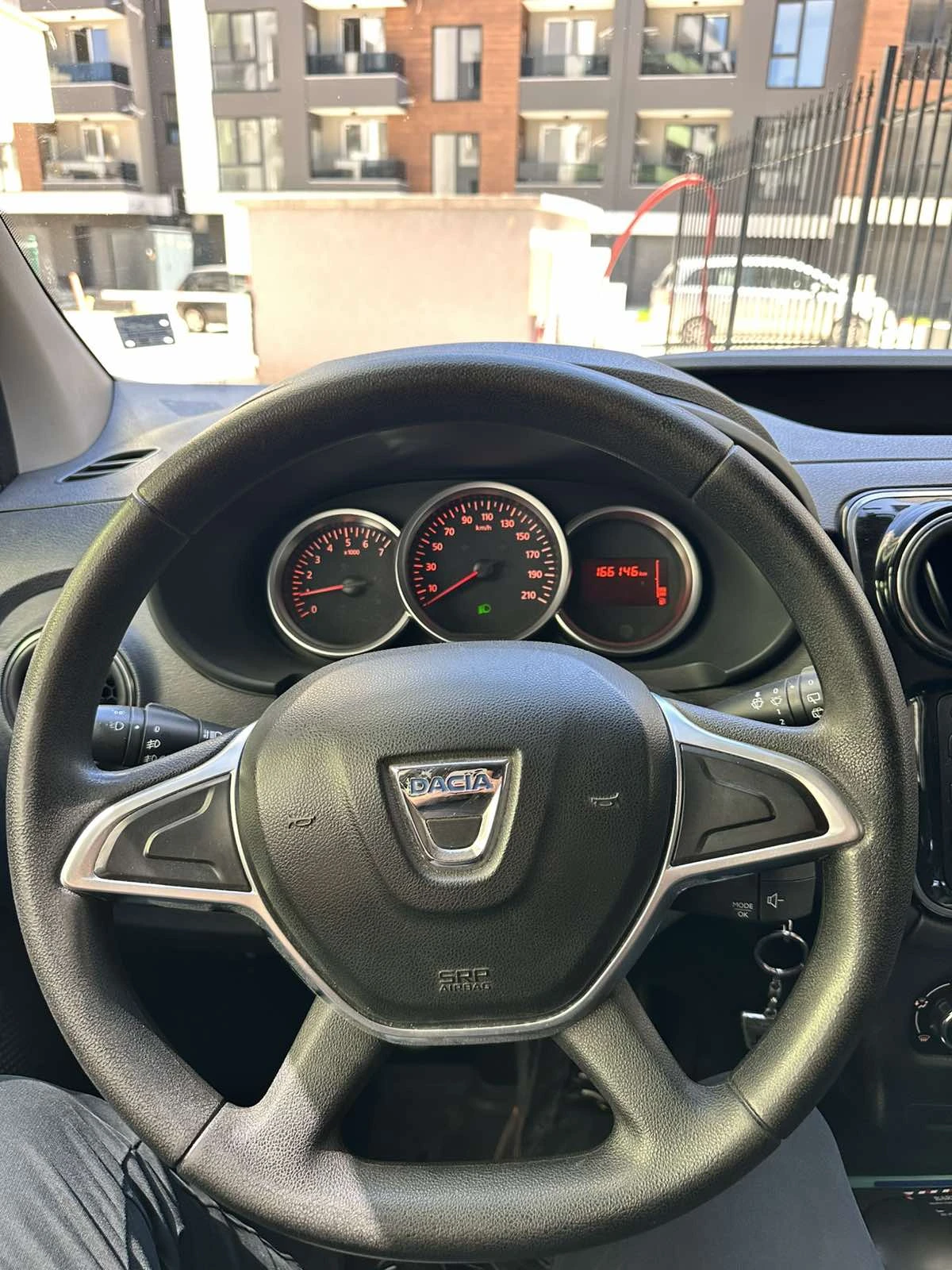 Dacia Dokker Laureate 1.5 DCI, снимка 9 - Автомобили и джипове - 54697099