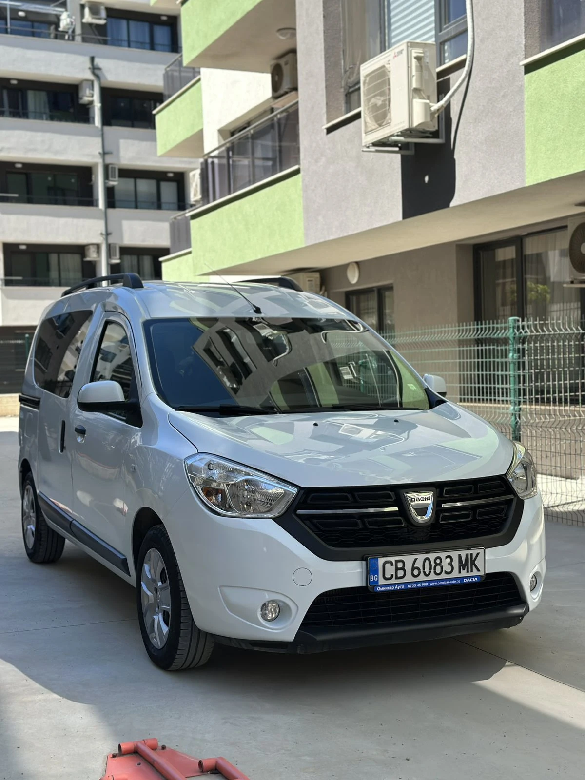 Dacia Dokker Laureate 1.5 DCI, снимка 3 - Автомобили и джипове - 54697099