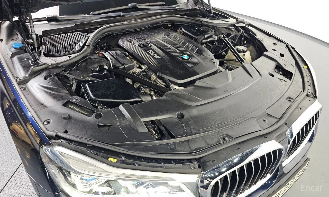 BMW 740 XDRIVE* 360CAMERA* HEAD-UP* SUNROOF* , снимка 17 - Автомобили и джипове - 54752975