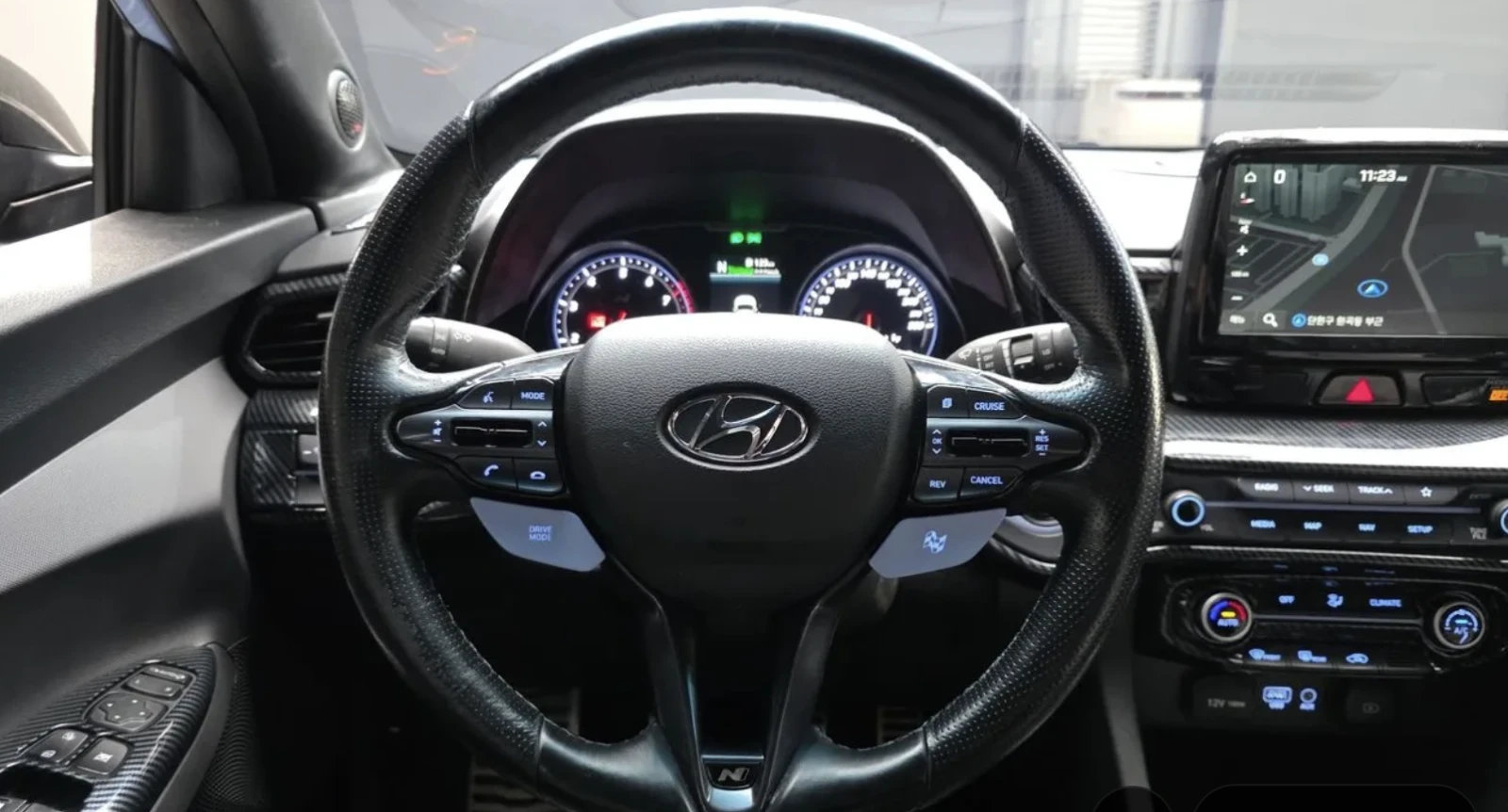 Hyundai Veloster  2.0 N* КОЖА* ПОДГРЕВ* ОБДУХВ* НАВИ* КАМЕРА, снимка 10 - Автомобили и джипове - 54763183