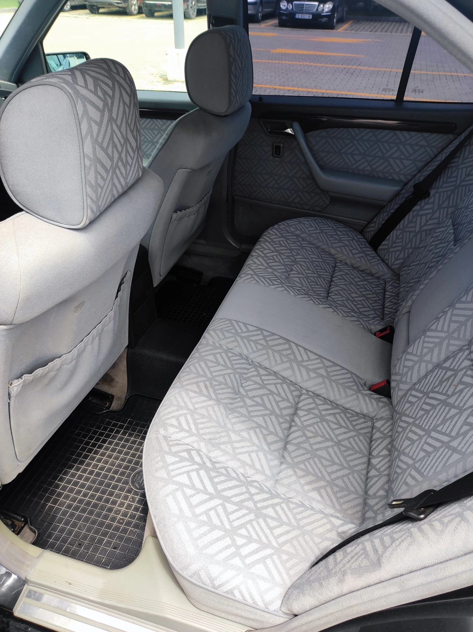 Mercedes-Benz C 220 Elegance, снимка 13 - Автомобили и джипове - 55231429