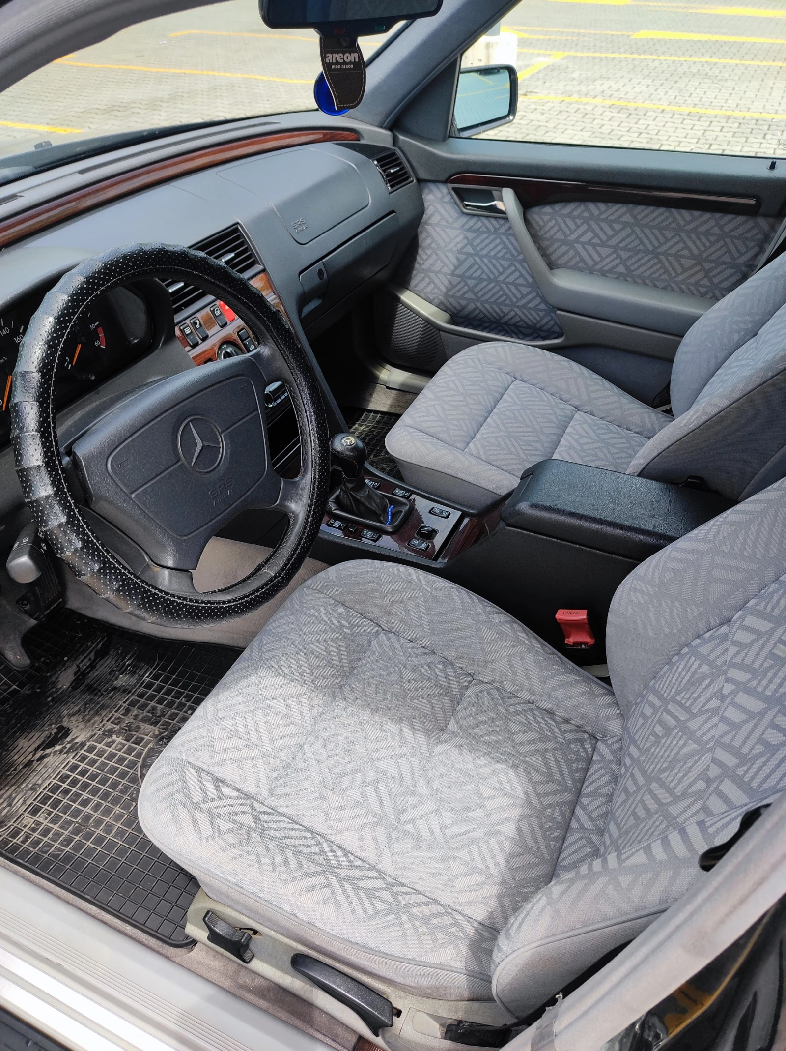 Mercedes-Benz C 220 Elegance, снимка 10 - Автомобили и джипове - 55231429