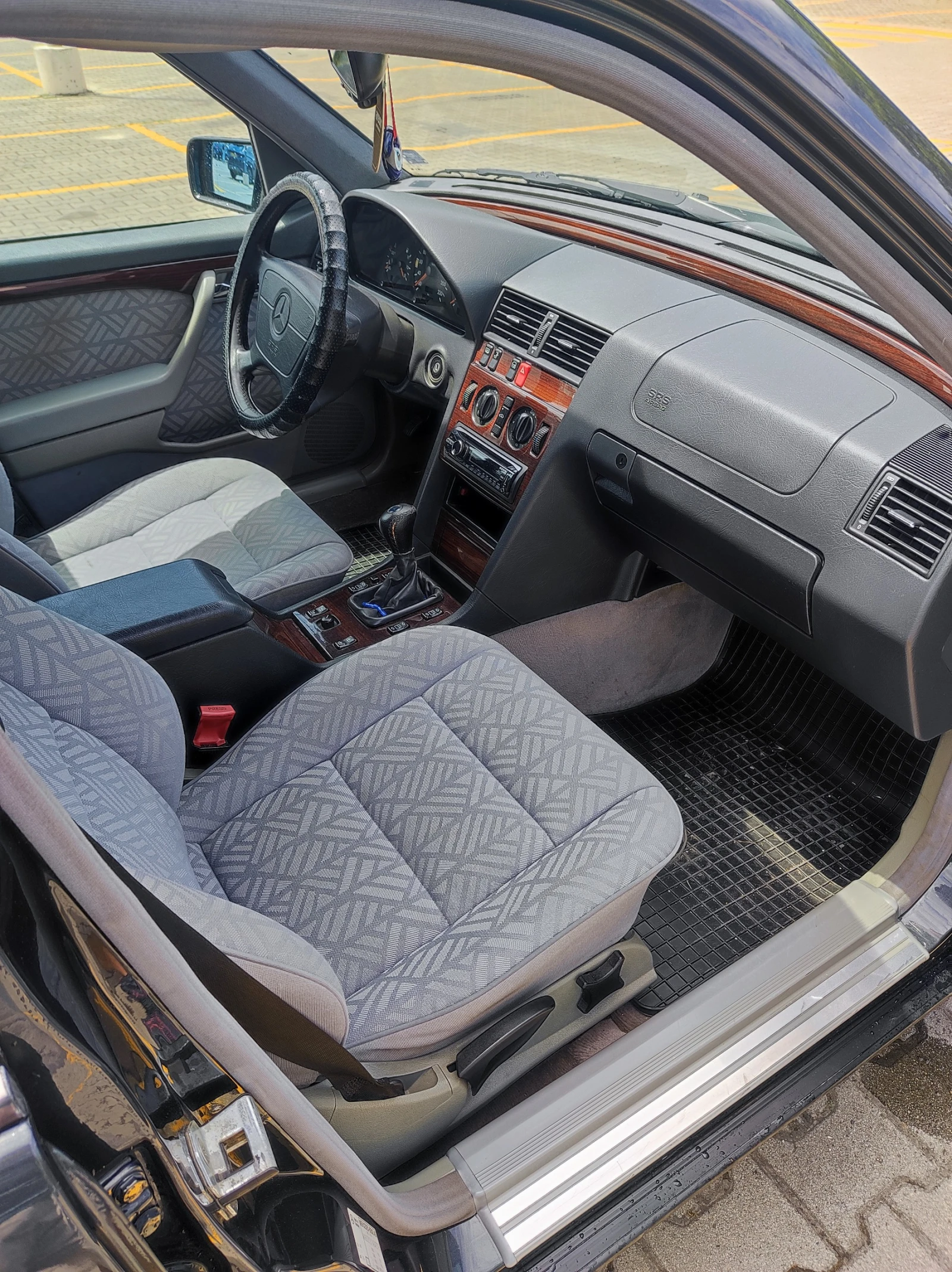 Mercedes-Benz C 220 Elegance, снимка 11 - Автомобили и джипове - 55231429
