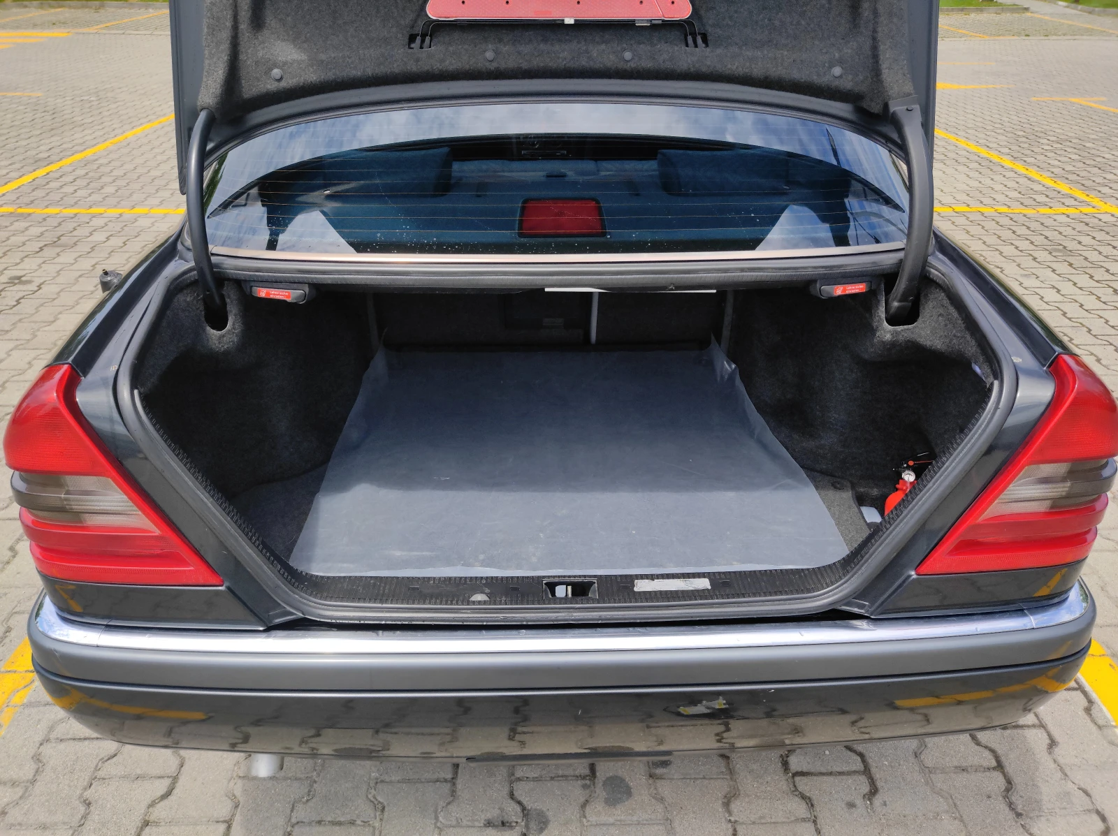 Mercedes-Benz C 220 Elegance, снимка 15 - Автомобили и джипове - 55231429