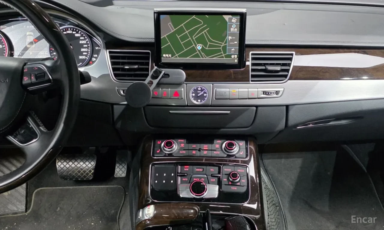 Audi A8 LONG* МАСАЖ* ОБДУХ* ПОДГРЕВ* HEAD-UP* 360КАМЕРИ* , снимка 9 - Автомобили и джипове - 55742390