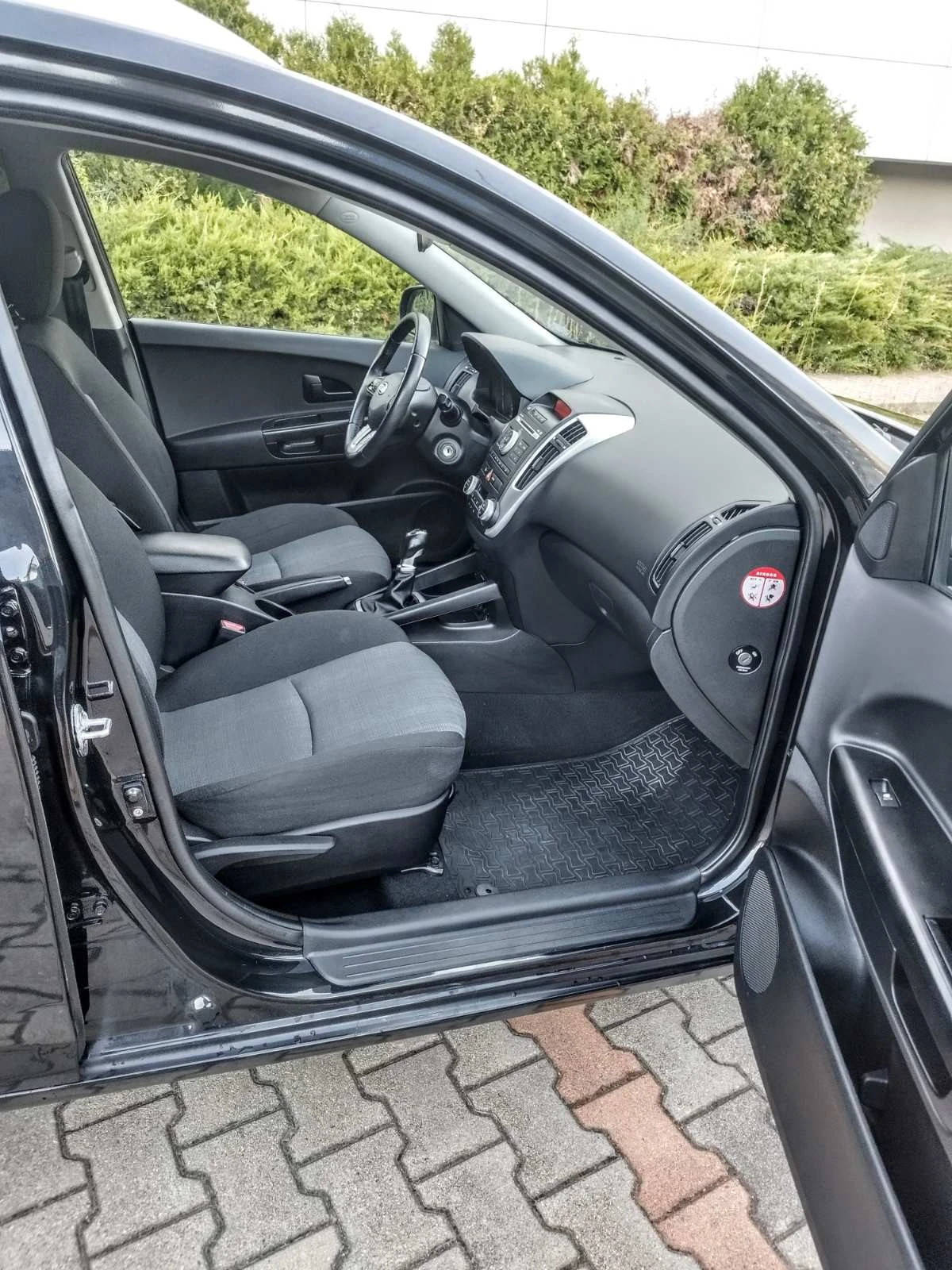 Kia Ceed 1.4 | ����������� | 1 ���������� | ������ ������ | | Mobile.bg � ����������� 12