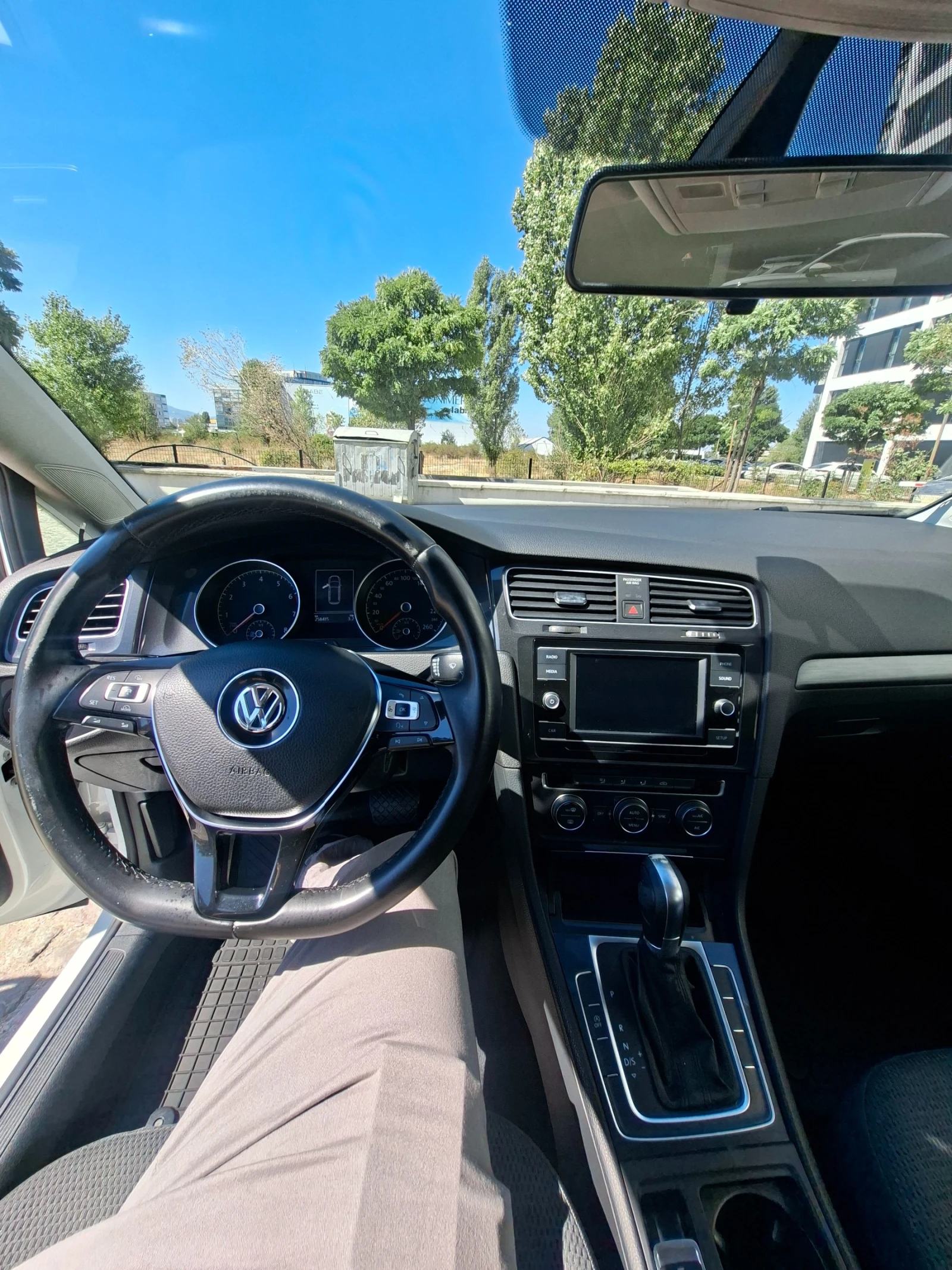 VW Golf BlueMotion, снимка 8 - Автомобили и джипове - 55990150