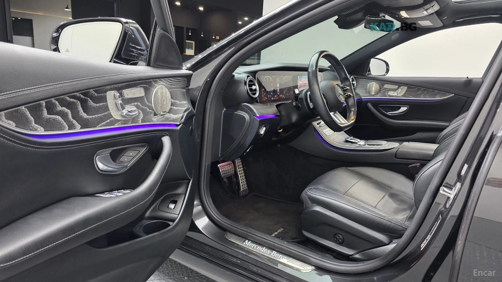 Mercedes-Benz E 350 4MATIC AMG* HUD* 360* КОЖА* ОБДУХ* НАВИ* ПАНО, снимка 8 - Автомобили и джипове - 56003297