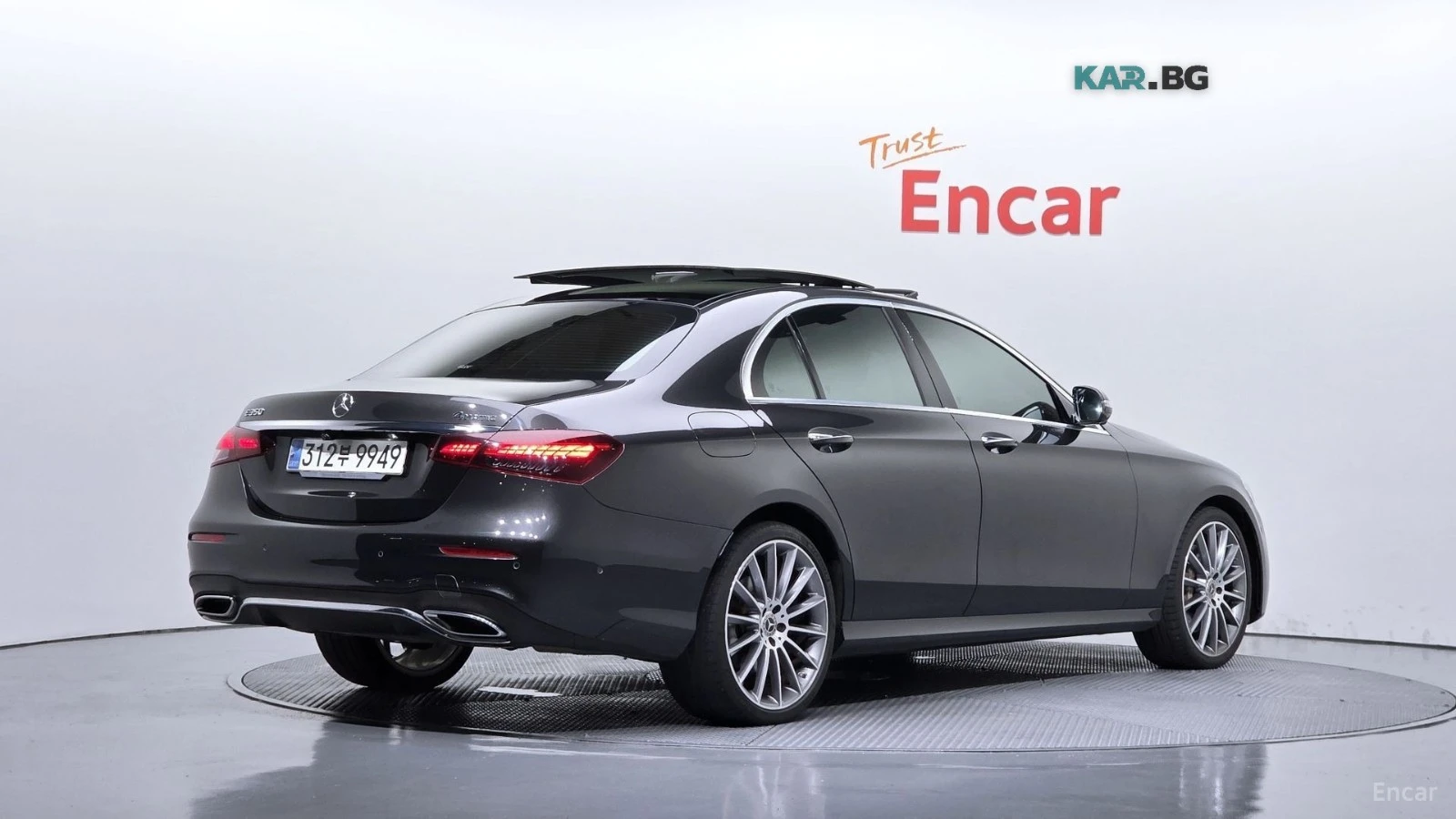 Mercedes-Benz E 350 4MATIC AMG* HUD* 360* КОЖА* ОБДУХ* НАВИ* ПАНО, снимка 2 - Автомобили и джипове - 56003297