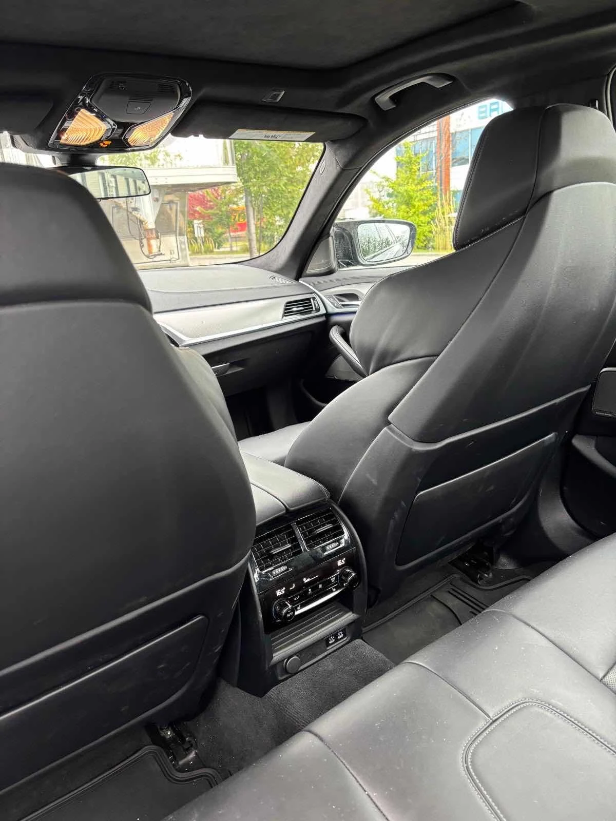 BMW M5 * KEYLESS * DISTRONIC * ПОДГРЕВ И ОБДУХВАНЕ, снимка 5 - Автомобили и джипове - 56105379