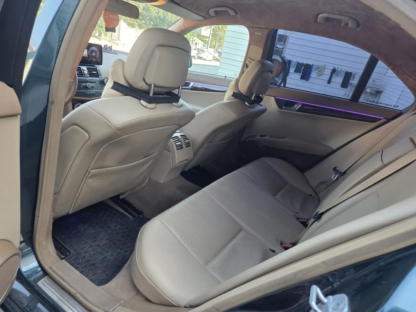 Mercedes-Benz C 320, снимка 9 - Автомобили и джипове - 56543156