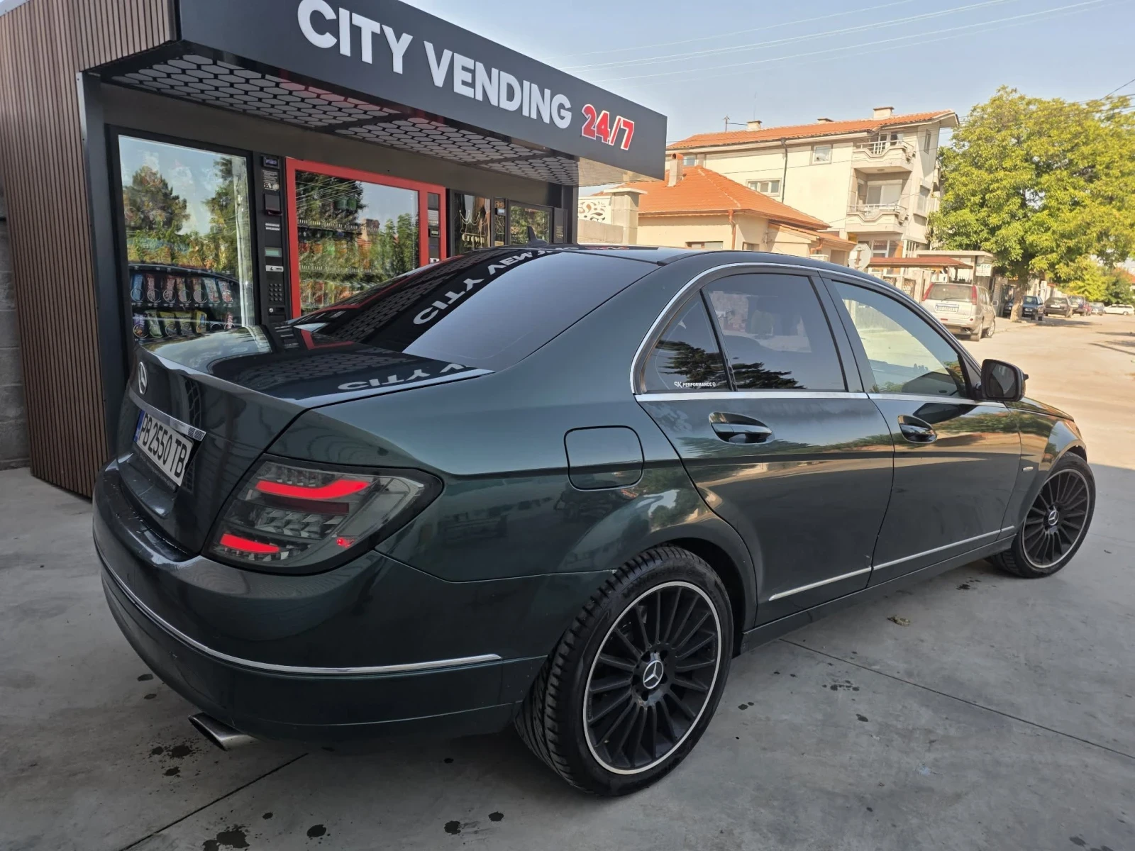 Mercedes-Benz C 320, снимка 6 - Автомобили и джипове - 56543156