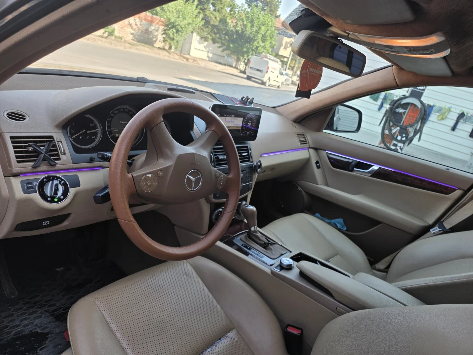 Mercedes-Benz C 320, снимка 5 - Автомобили и джипове - 56543156