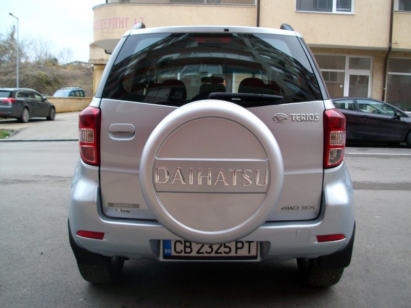 Daihatsu Terios 1.5 VVT-i  4x4 Avtomat ITALIQ , снимка 6 - Автомобили и джипове - 43340482