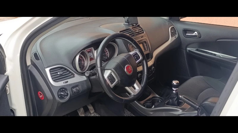 Fiat Freemont, снимка 4 - Автомобили и джипове - 53585440