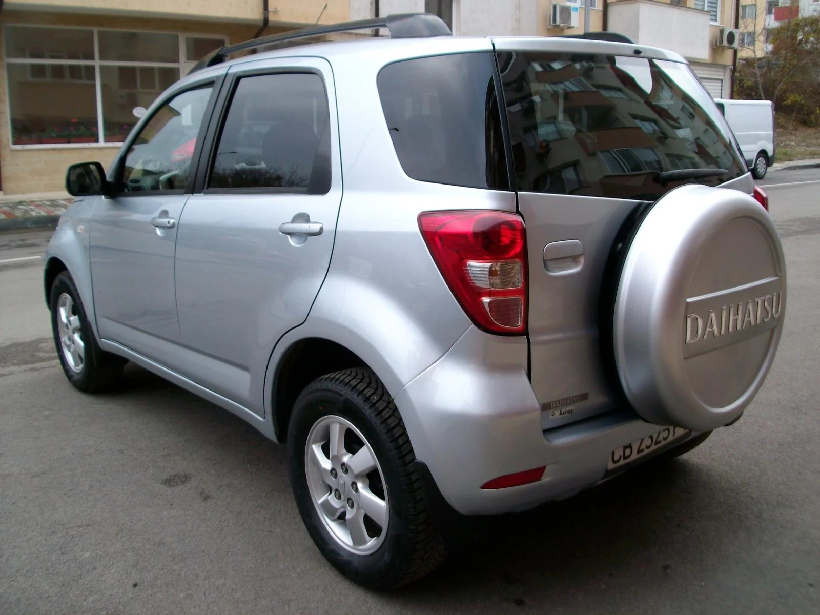 Daihatsu Terios 1.5 VVT-i  4x4 Avtomat ITALIQ  - изображение 7