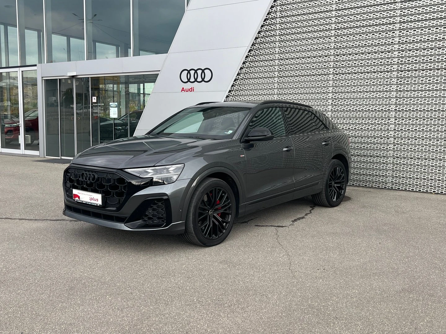 Audi Q8 55 TFSIe quattro - изображение 6