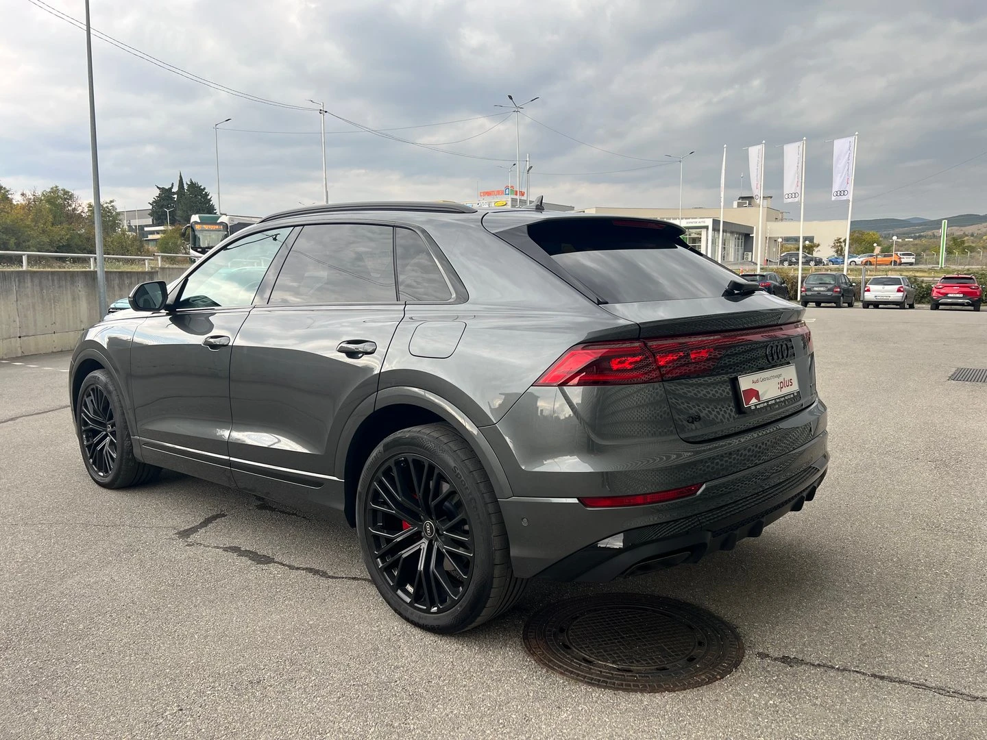 Audi Q8 55 TFSIe quattro - изображение 4