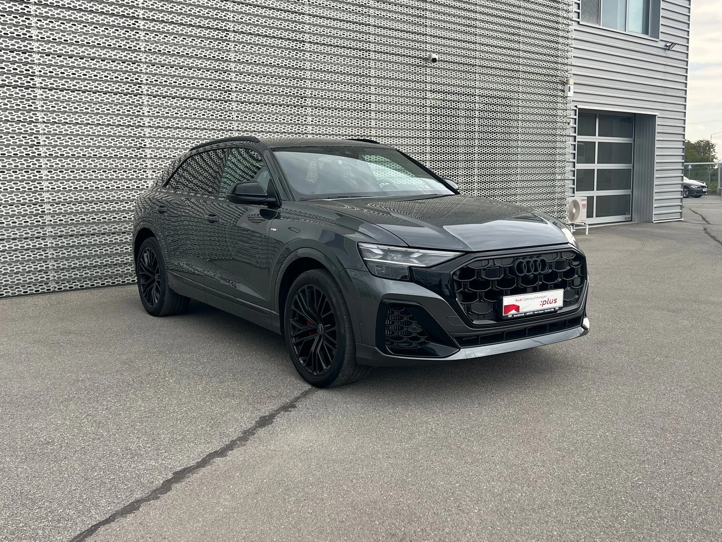 Audi Q8 55 TFSIe quattro - изображение 3