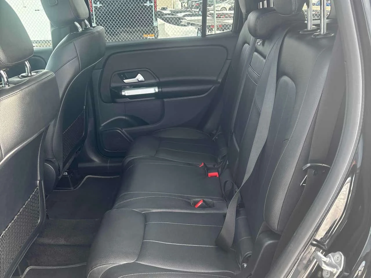 Mercedes-Benz GLB * 250 * CARFAX * ЦЕНА ДО БГ - изображение 9