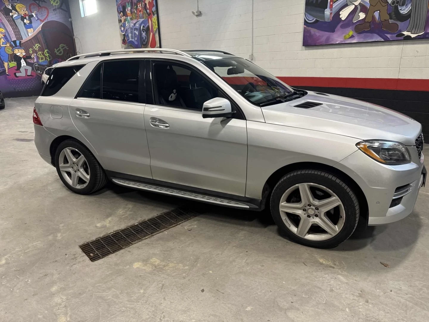 Mercedes-Benz ML 350 AMG-pkg* 360View* Harman/Kardon* Keyless* Пано* По, снимка 4 - Автомобили и джипове - 53961958