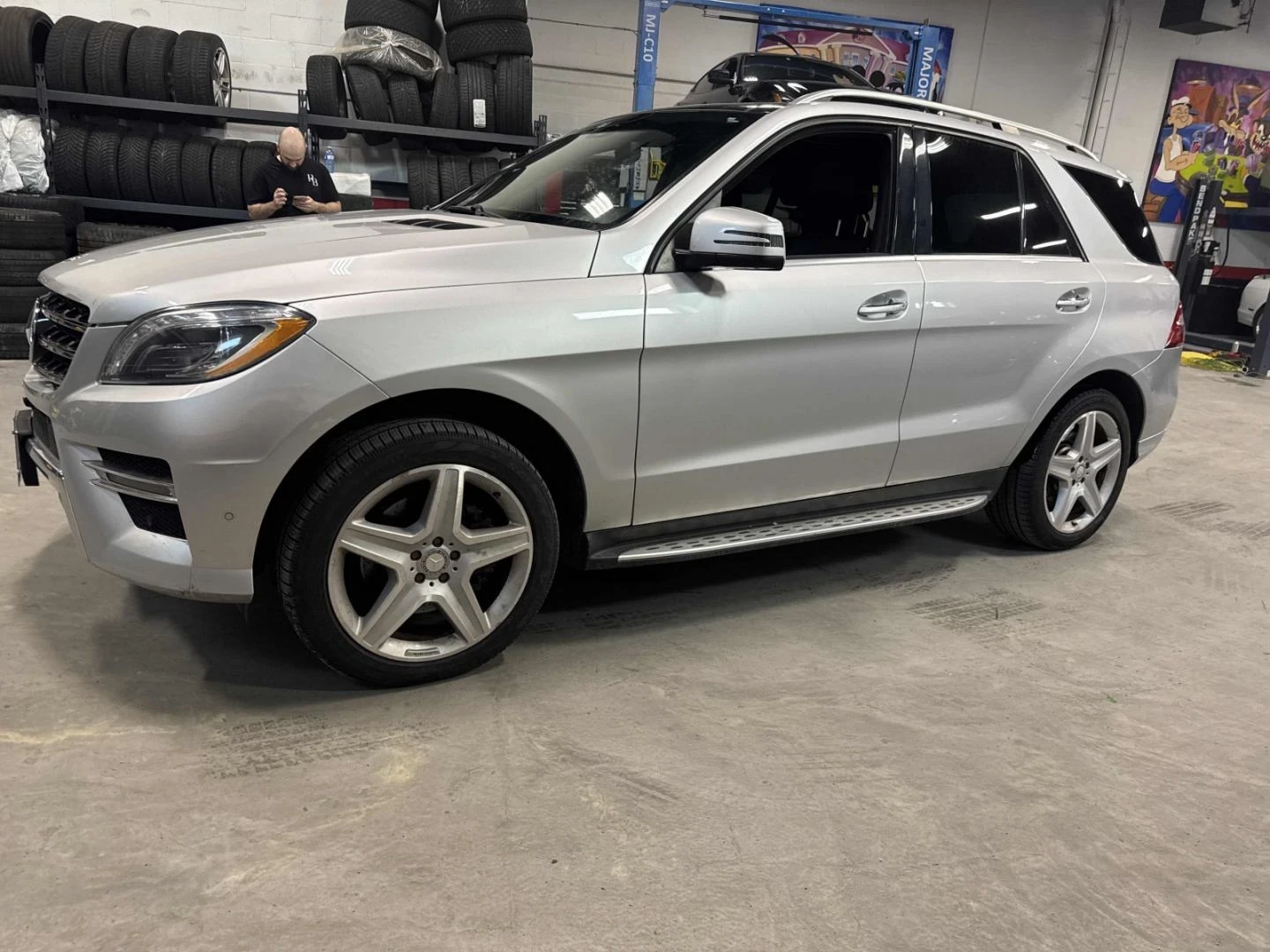 Mercedes-Benz ML 350 AMG-pkg* 360View* Harman/Kardon* Keyless* Пано* По, снимка 3 - Автомобили и джипове - 53961958